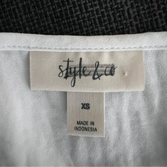 Style & Co. Asymmetrical Scoop Neck Sheer White Top Size XS Like New - Picture 4 of 4